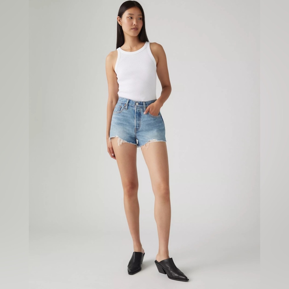 NWT Levi’s 501 Original Fit High Rise Shorts Switch Stitch Medium Wash Size 27
